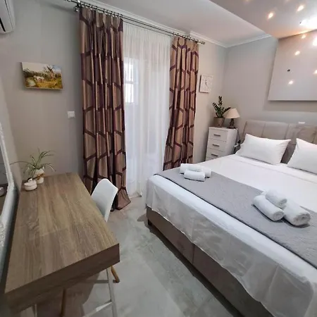 Elegance * PalaiónTsiflíkion