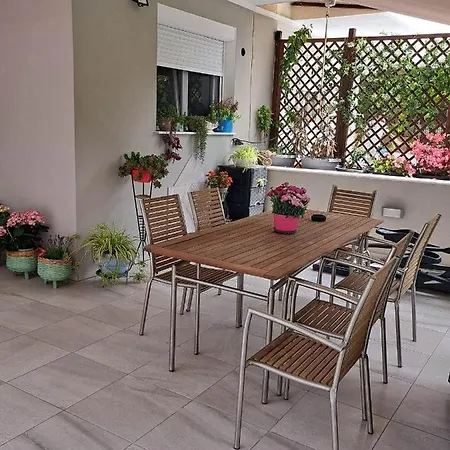 Elegance * PalaiónTsiflíkion