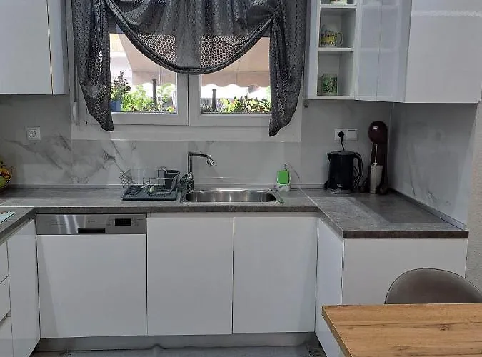 아파트 Elegance PalaiónTsiflíkion